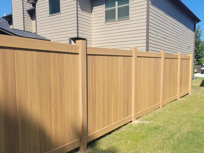 Photo of a vinyl privacy fence in Buford, GA